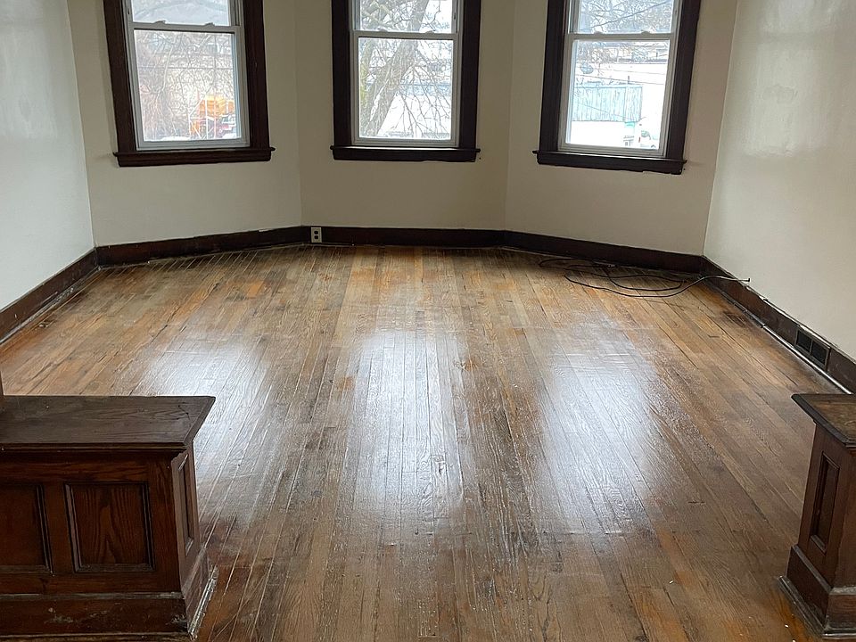 1st image of 111 McKinley Ave #1