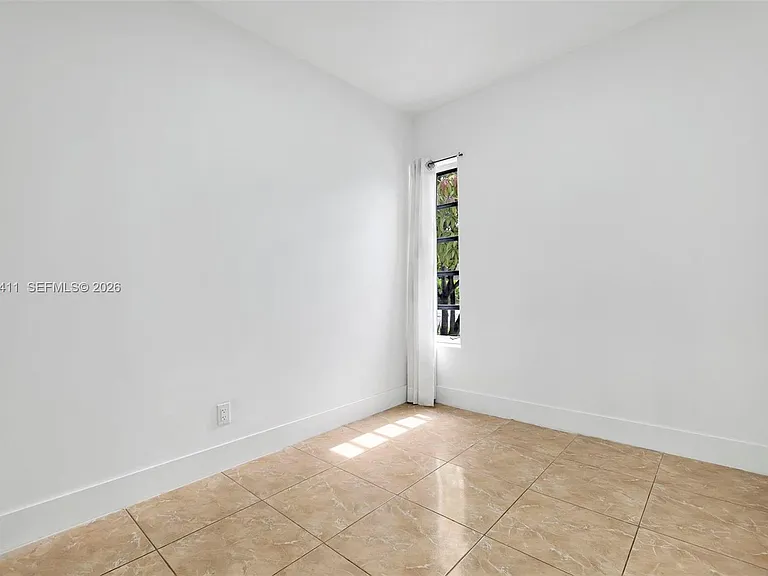 6101 SW 24th St — Photo 16