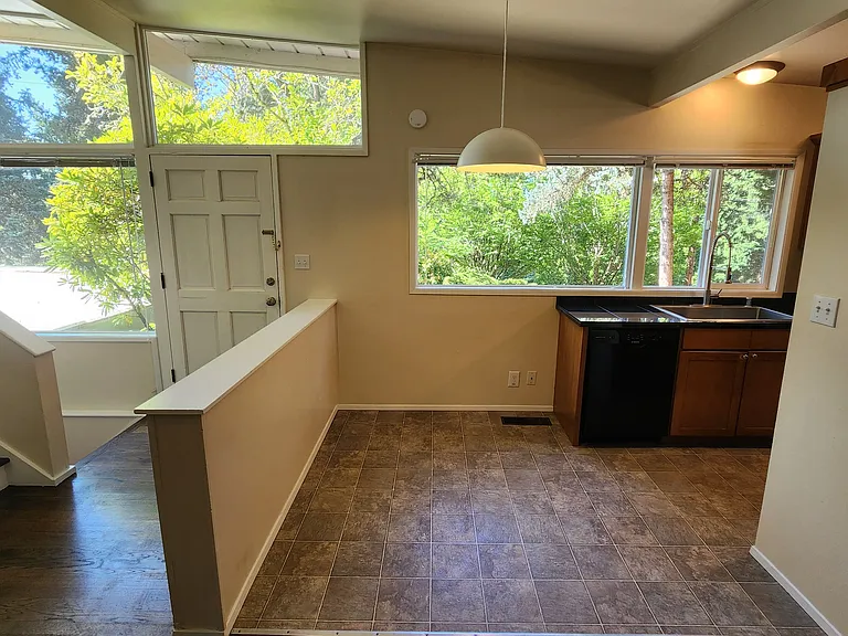 15824 SE 12th Pl — Photo 7