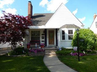 20493 Washtenaw St, Harper Woods, MI