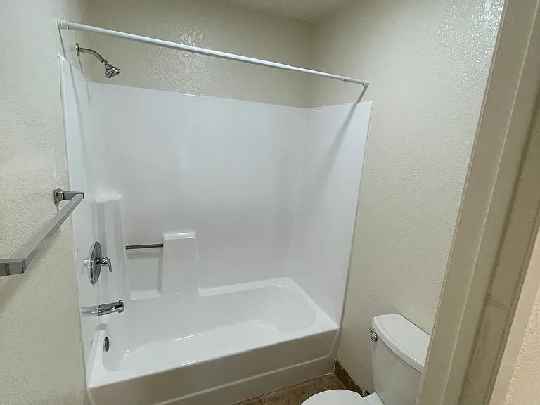 1051 Justin Ave — Photo 19