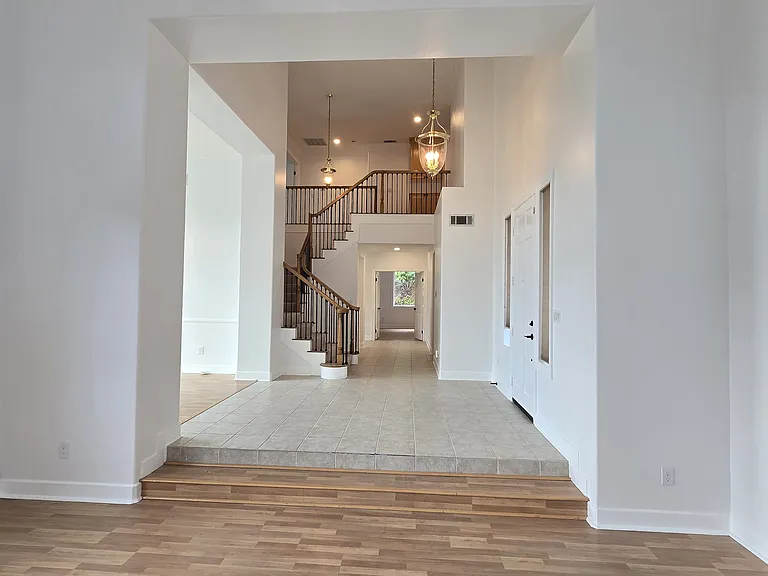 24932 Normans Way — Photo 4