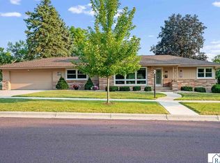 404 E 4th St, Blue Earth, MN 56013
