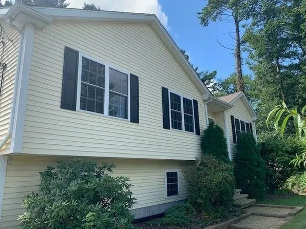 26 Sunset Ave, Coventry, RI 02816