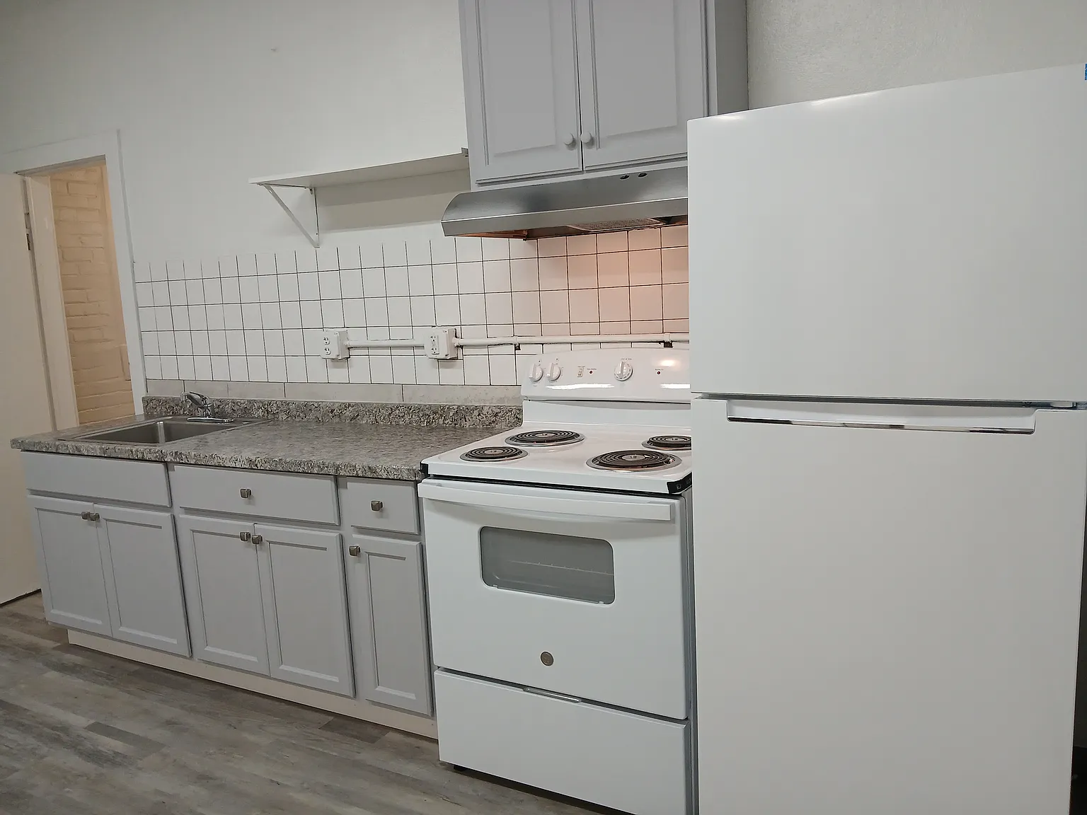2 bed, 910 sqft, $1,600 — Photo 2