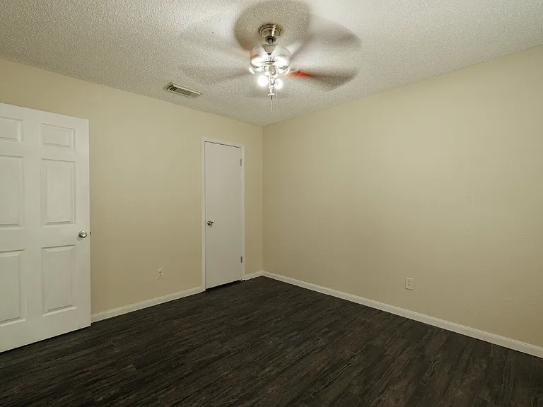 3874 Georgetown Dr — Photo 4