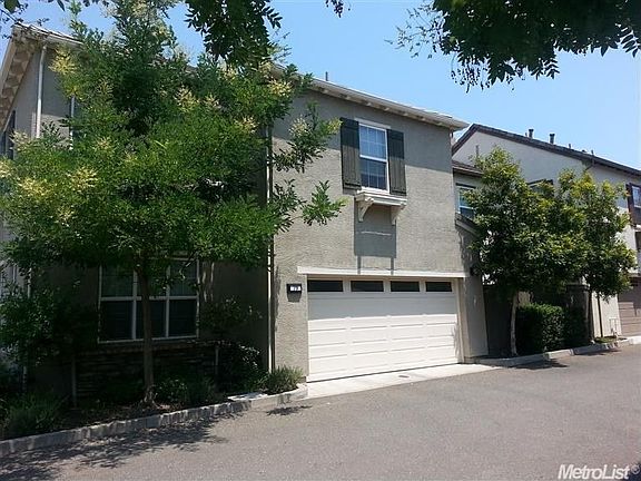 3rd image of 79 Chambord Way