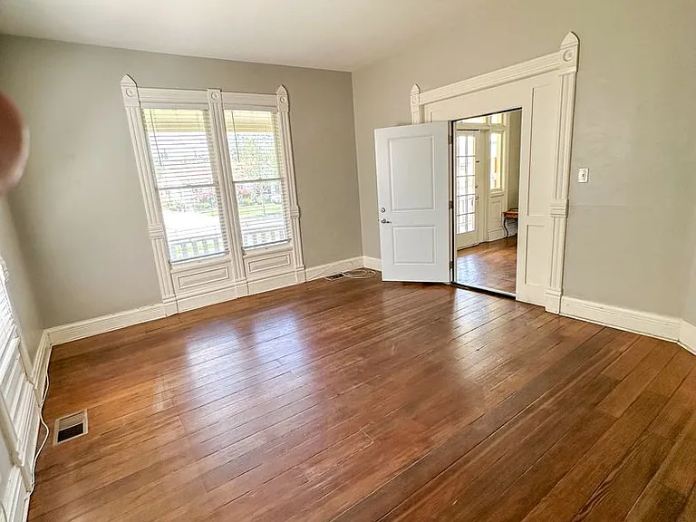 4537 Merrill Ave — Photo 4
