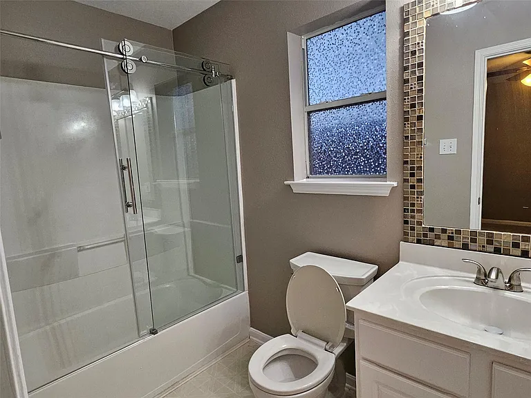 19411 Ambrosia Falls Dr — Photo 24