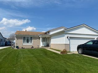 5171 Franklin Park Dr, Sterling Heights, MI 48310
