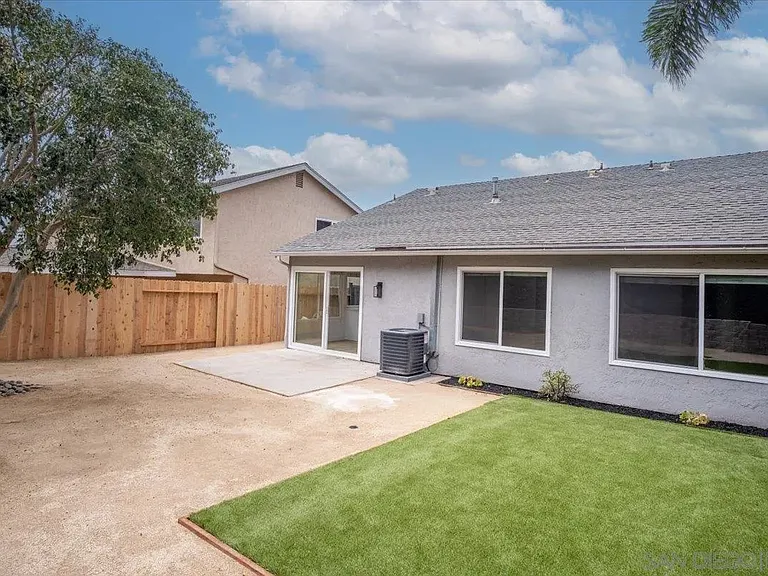 1507 Lower Lake Ct — Photo 24