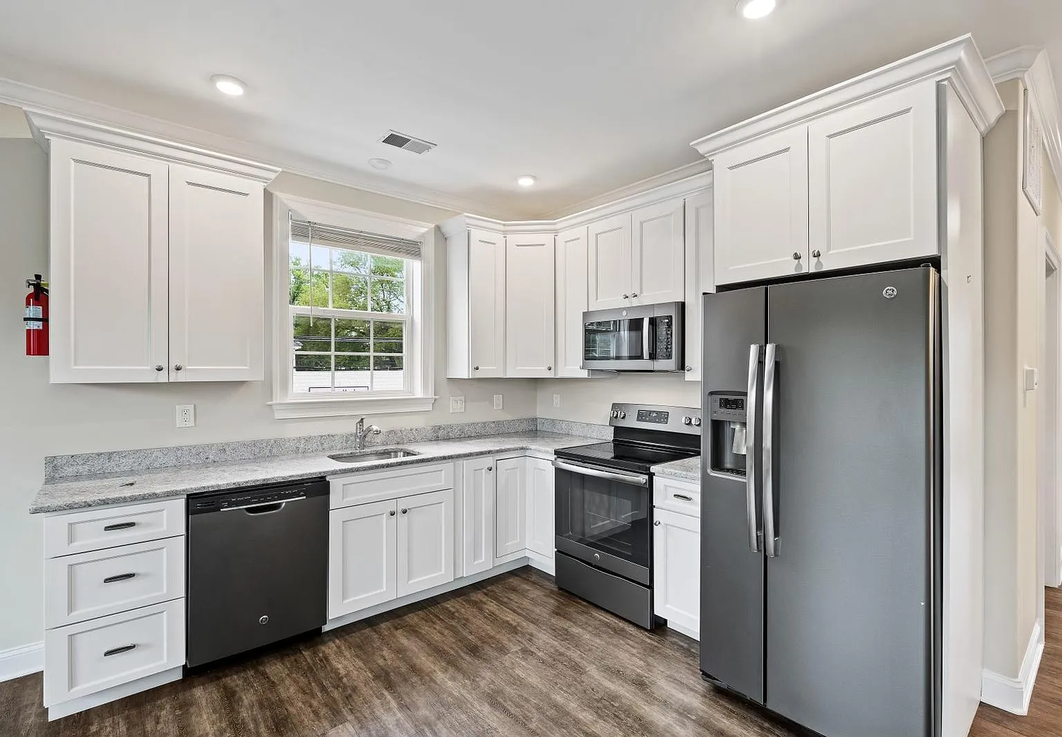 1 bed, 700 sqft, $1,825 — Photo 2