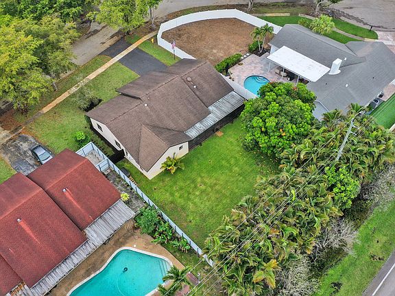 5th image of 8650 SW 51st Street