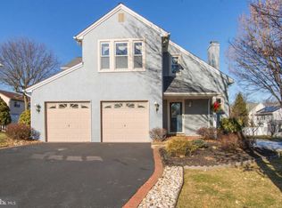 25 Pebble Dr, Horsham, PA 19044