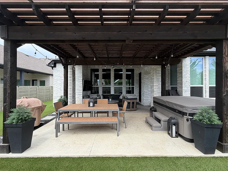 1712 Friendship Ln — Photo 13