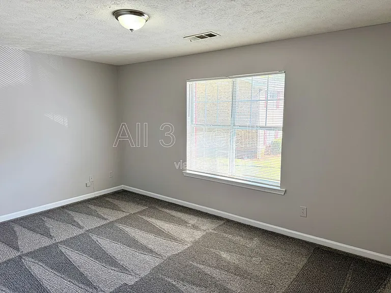 111 W Burke St #C4 — Photo 8