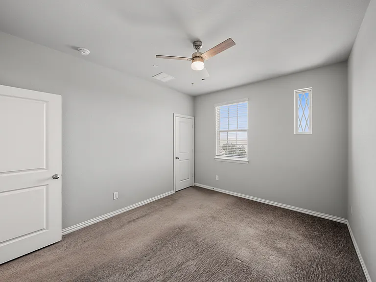 7513 Sunset Blvd — Photo 18