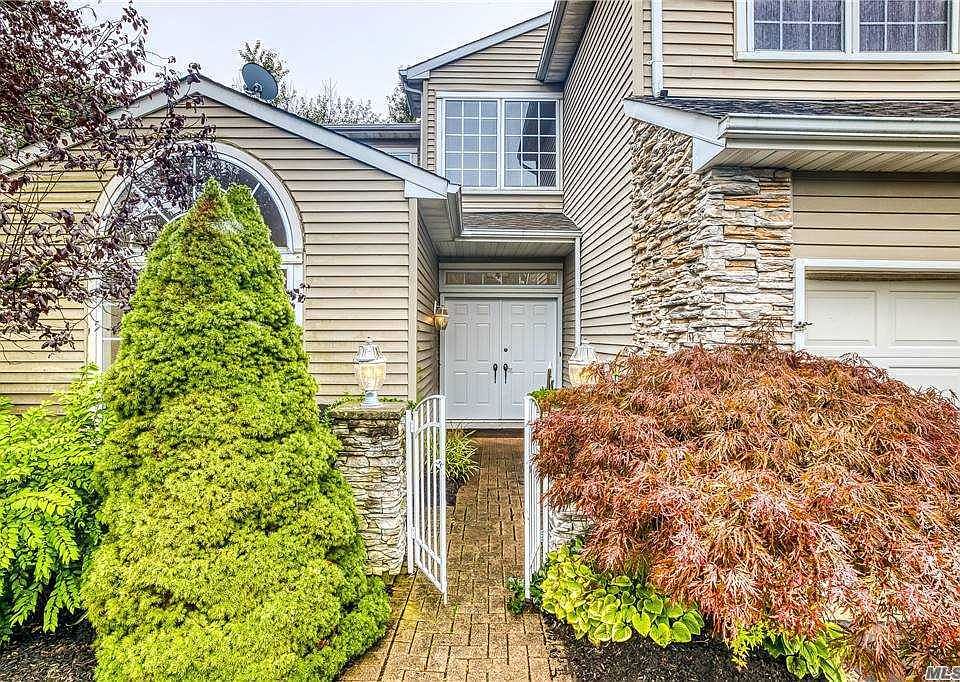 32 Hamlet Dr, Hauppauge, NY 11788 Zillow