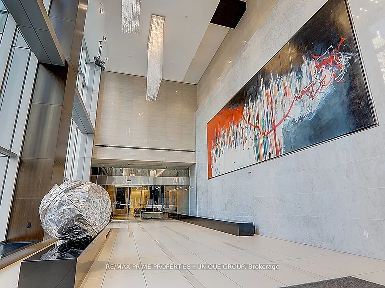 386 Yonge St #4101 — Photo 15