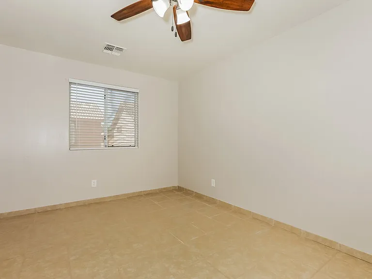 4229 E Milky Way — Photo 15
