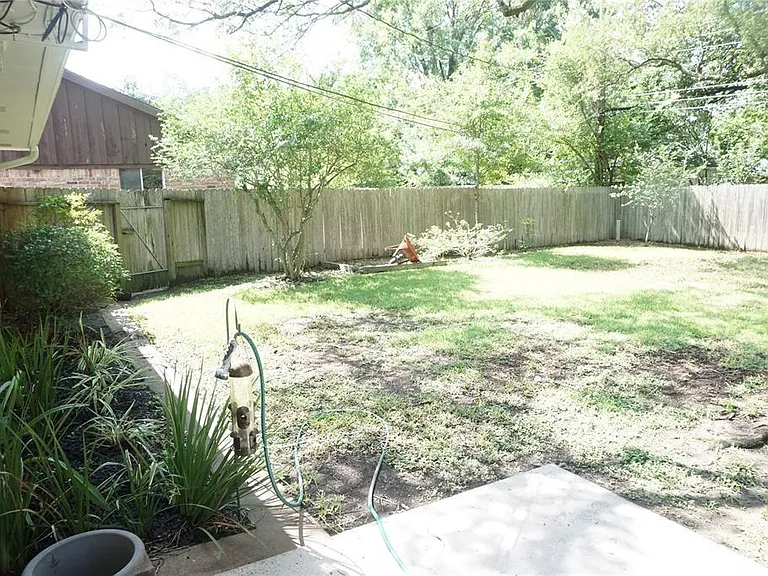 5727 Braesvalley Dr — Photo 17