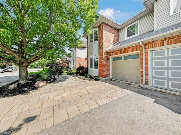 1305 Walkers Line, Burlington, ON L7M 4N7
