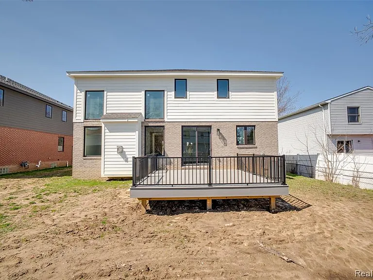 2911 Walsh Dr — Photo 54