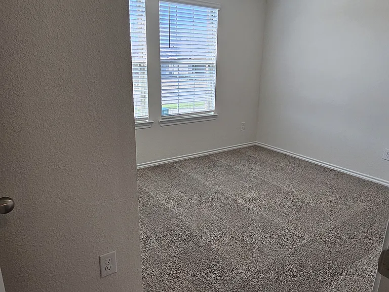 1441 Stuarts Forest Dr — Photo 13