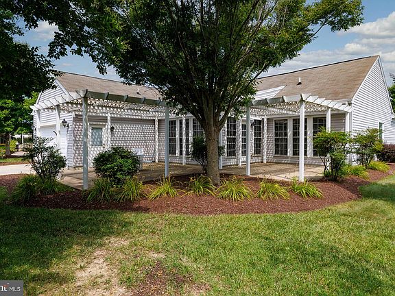 4th image of 29659 Charles Dr