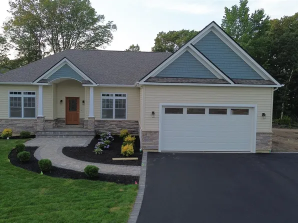 64 Blydenburgh Road, Centereach, NY 11720