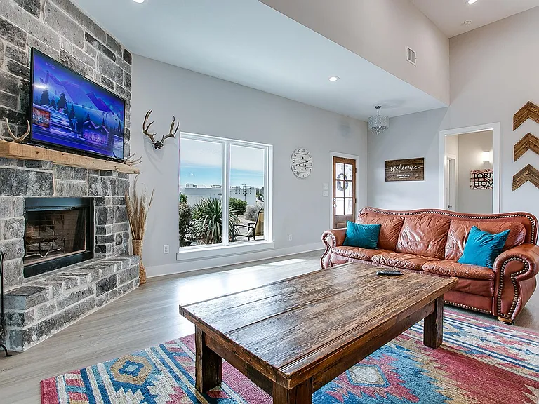 2610 Oak Hills Trl — Photo 6