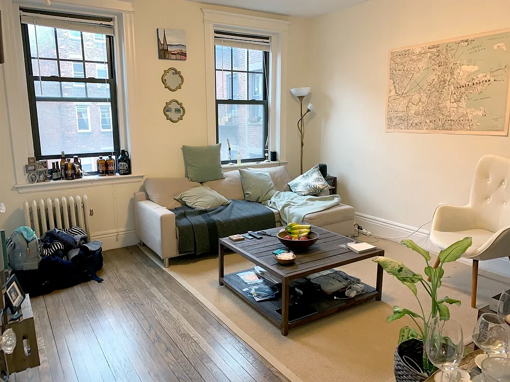 1 bed, 1.0 bath, 558 sqft, $2,400 — Photo 1