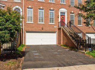 4224 Upper Park Dr, Fairfax, VA 22030