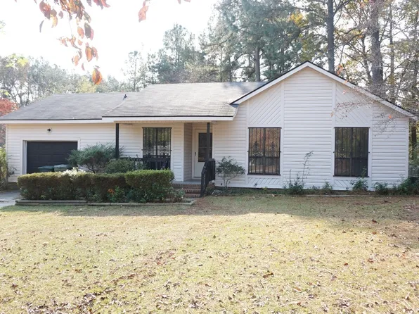 417 Nottingham Dr, Fayetteville, NC 28311