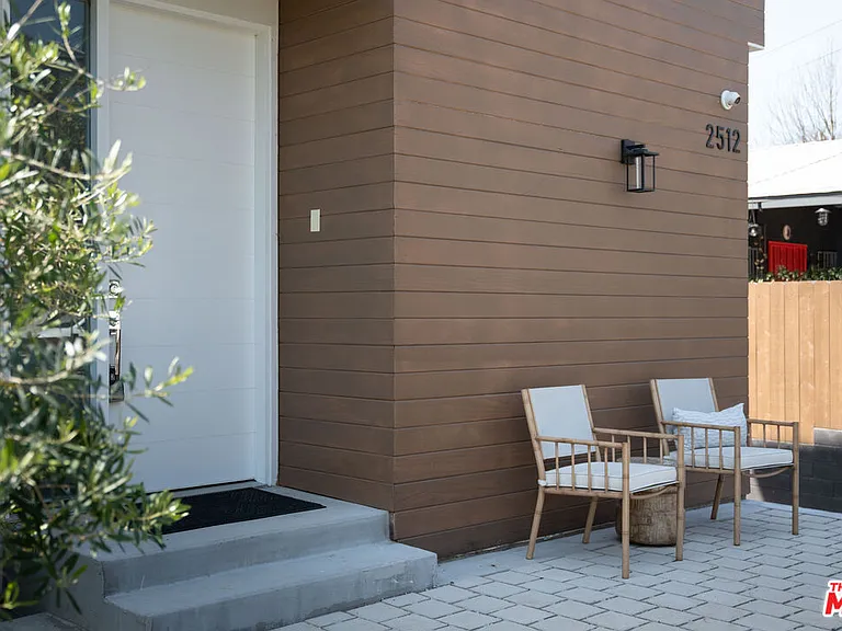 2512 Berkeley Ave — Photo 6