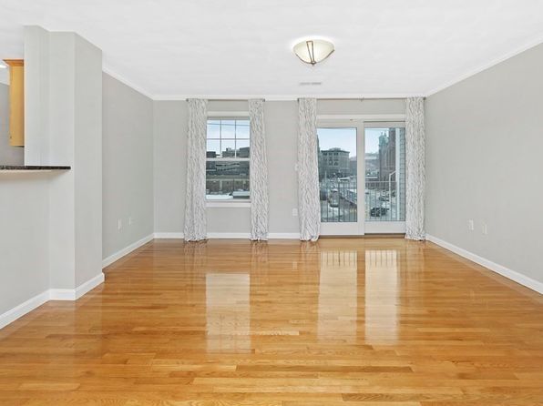 260 Main St APT 304