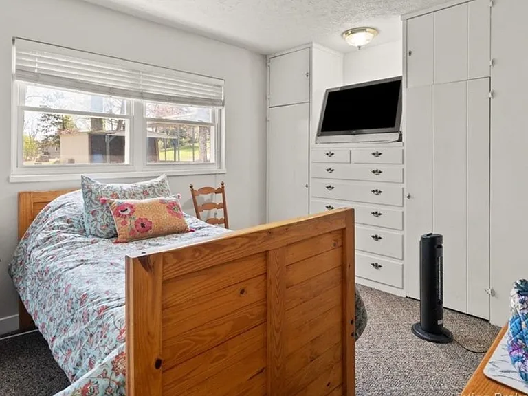 506 Virginia Ave — Photo 12