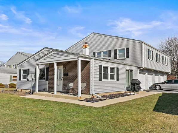 115 Lucille Ct Unit A, Bartlett, IL 60103
