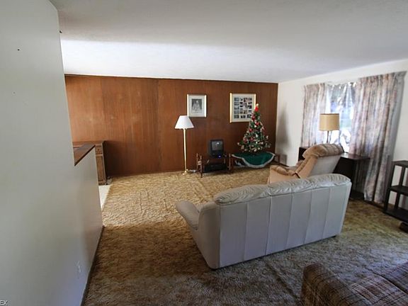 2nd image of 4715 Robinwood Dr