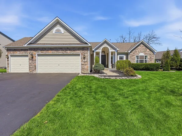 3131 Abbey Knoll Dr, Lewis Center, OH 43035