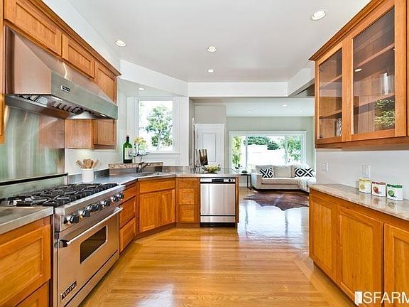 2nd image of 826 35th Ave