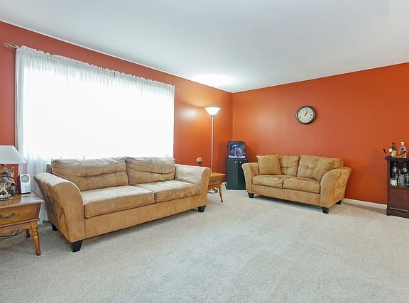 4th image of 1296 Bradley Ln