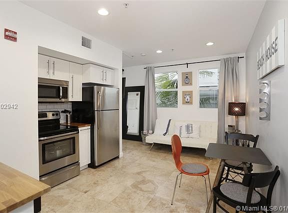 2nd image of 334 Euclid Ave APT 204