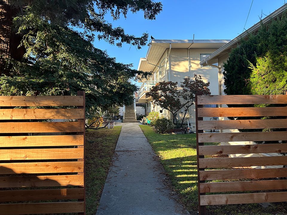 looking at 1615 Carlton from the street