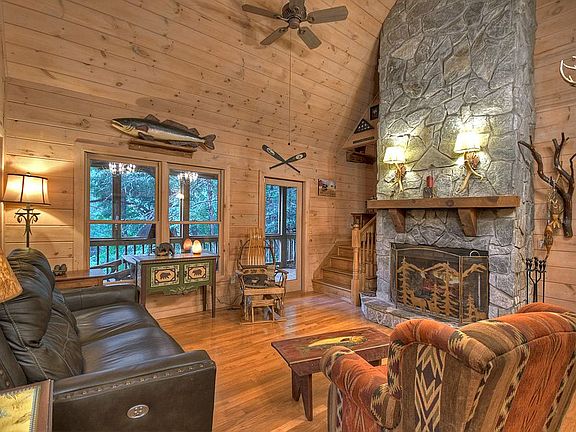 Main level, wood burning FP 