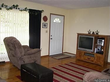 5th image of 1222 Fairview Ave