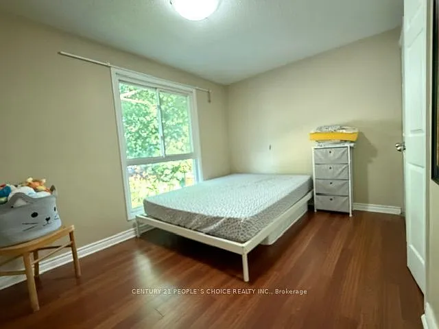 10 Juliana Sq — Photo 12