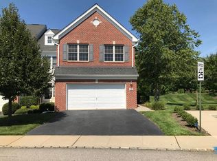 10 Fells Dr, Manalapan, NJ 07726