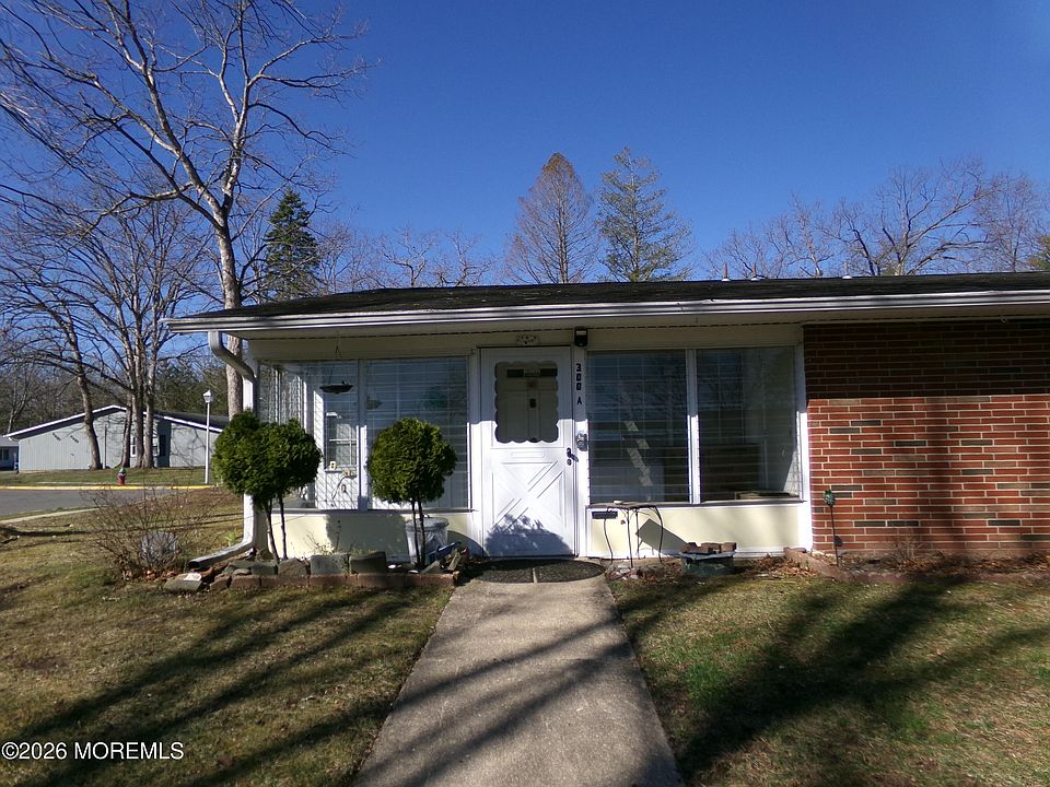 1st image of 300A W Malvern Court #A