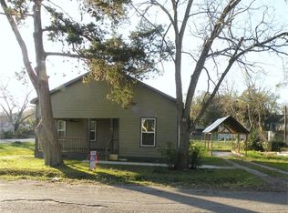 124 S Kenney St, Bellville, TX 77418